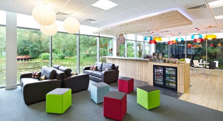 http://retaildesignblog.net/2014/10/16/jive-software-working-place-by-office-principles-berkshire-uk/